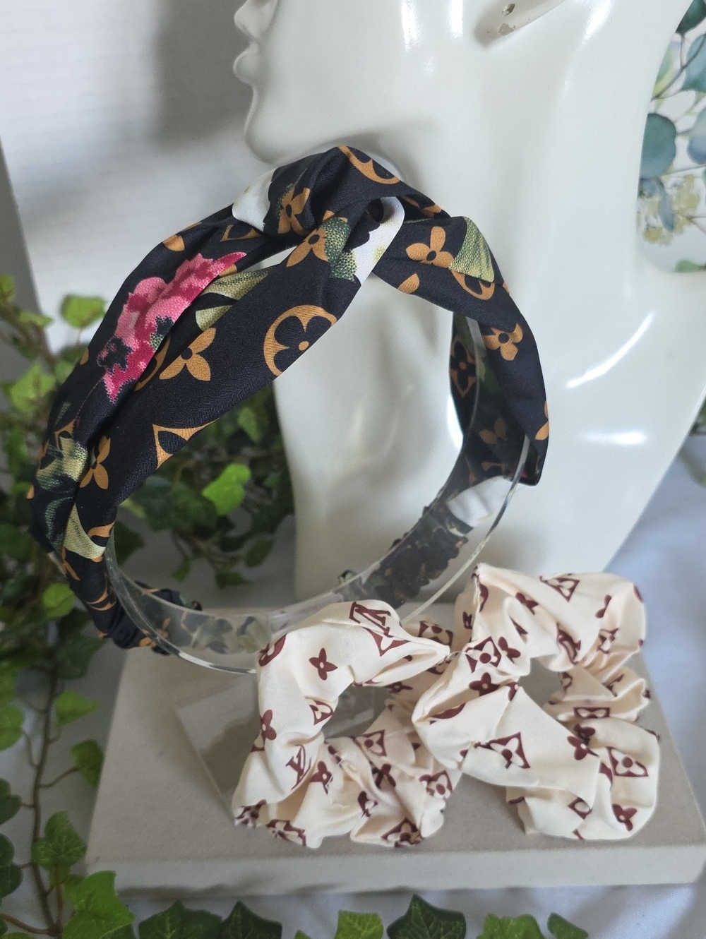 Bundle Of Headband And 2 Scrunchii Luxe Quatrefoil Clover Flower Design